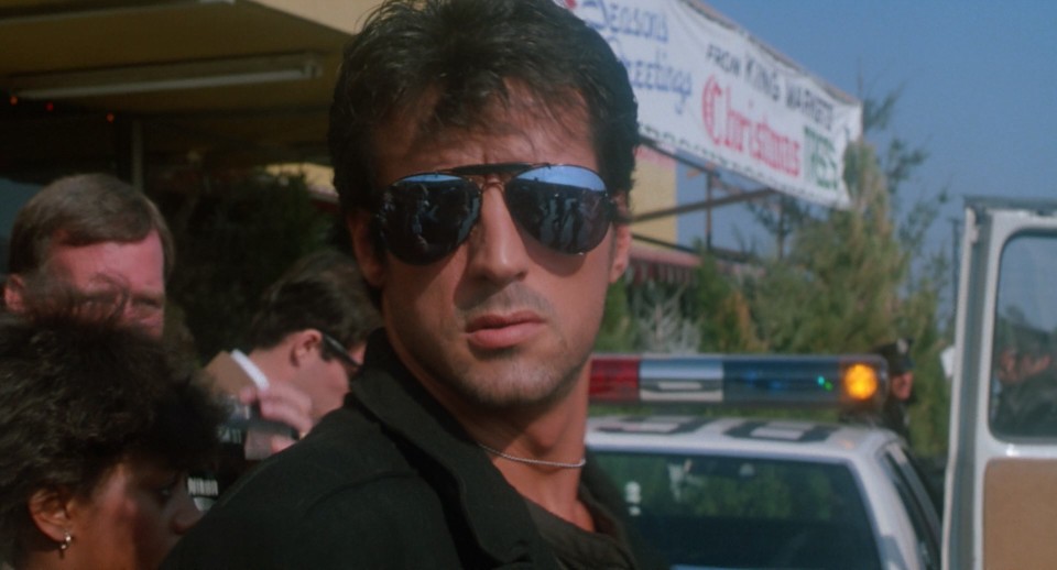 Cobra.1986.Bluray.1080p.DTS-HDMA5.1.x264-CHD.mkv_20230702_090540.411.jpg