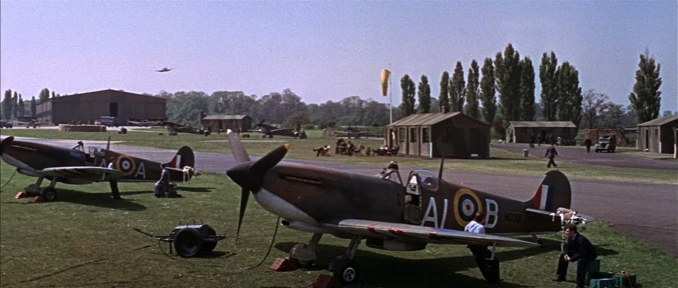 Battle.of.Britain.1969.BluRay.1080p.DTS-HDMA5.1.x264-CHD.mkv_20230704_173017.254.jpg