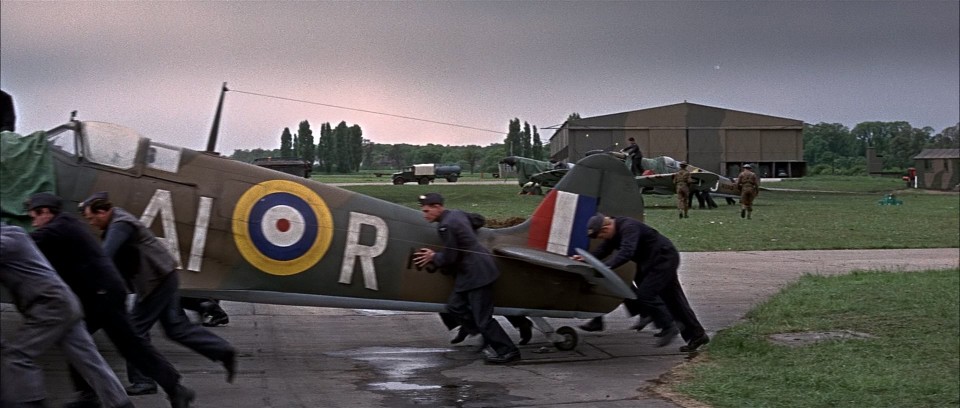 Battle.of.Britain.1969.BluRay.1080p.DTS-HDMA5.1.x264-CHD.mkv_20230704_173531.257.jpg