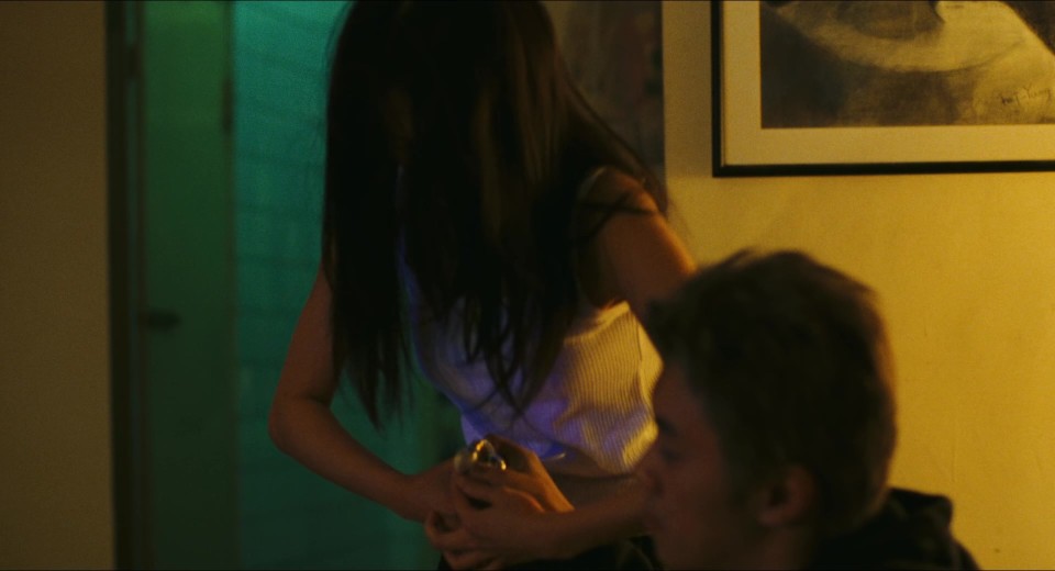 Millennium.Mambo.2001.1080p.Bluray.DTS-HDMA5.1.x264-CHD.mkv_20231210_112920.941.jpg