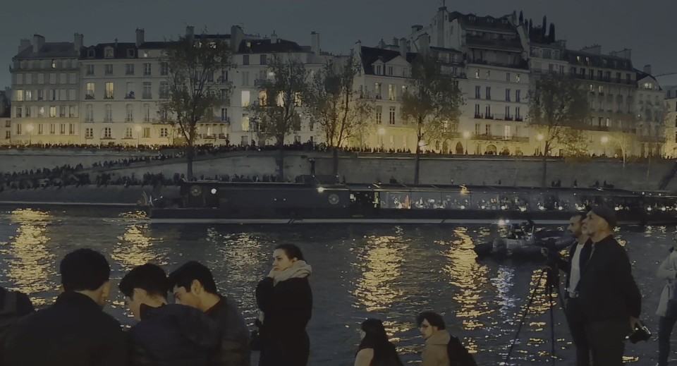 Notre-Dame.brule.2022.Bluray.2160p.TrueHD7.1.DoVi.HDR.x265.10bit-CHD.mkv_20231228_200026.100.jpg