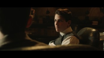 Tolkien_2019_EUR_Remux_02