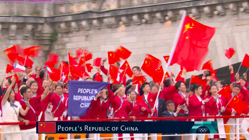 Paris.Olympics.2024.Opening.Ceremony.1080p.HDTV.H264-DARKFLiX.mkv_20240727_101909.690.png