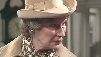 Fawlty.Towers.S02E01.1979.Bluray.1080p.DTS-HDMA2.0.x265.10bit-CHD.mkv_20241202_221813.645