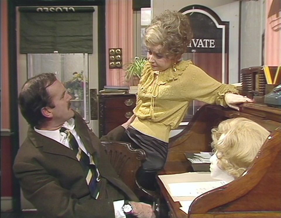 Fawlty.Towers.S02E01.1979.Bluray.1080p.DTS-HDMA2.0.x265.10bit-CHD.mkv_20241202_221818.612.jpg
