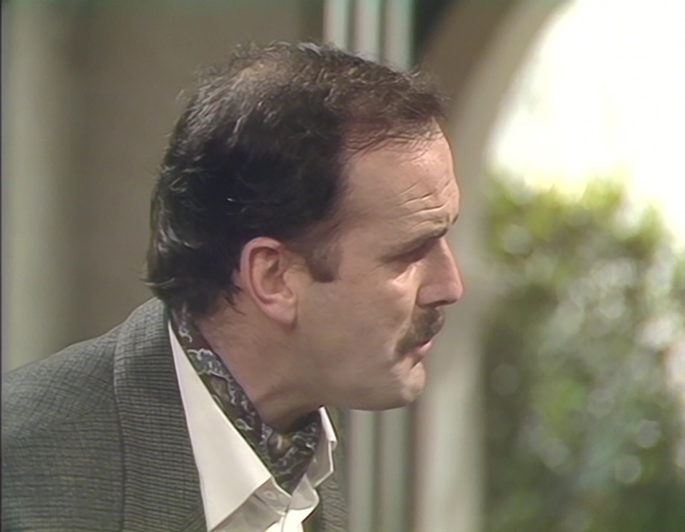 Fawlty.Towers.S02E01.1979.Bluray.1080p.DTS-HDMA2.0.x265.10bit-CHD.mkv_20241202_221821.052.jpg