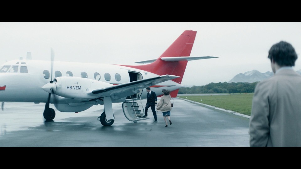 The.Theory.of.Everything.2014.1080p.Bluray.REMUX.AVC.DTS-HDMA5.1-CHD.mkv_20250410_152222.707.jpg