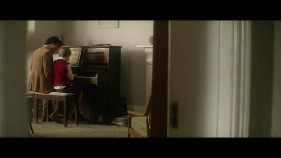 The.Theory.of.Everything.2014.1080p.Bluray.iPad.AAC2.0.x264-CHDPAD.mp4_20250410_155034.607.jpg