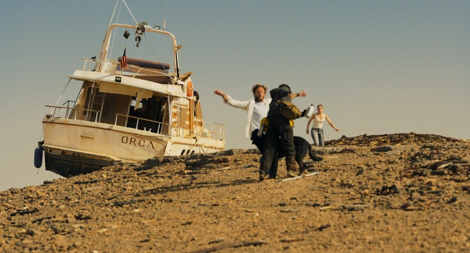Survive.2022.1080p.Bluray.DTS-HD.MA.5.1.x264-CHD.mkv_20250427_152732.646.jpg