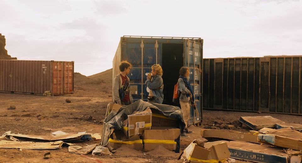 Survive.2022.1080p.Bluray.DTS-HD.MA.5.1.x264-CHD.mkv_20250427_152750.958.jpg