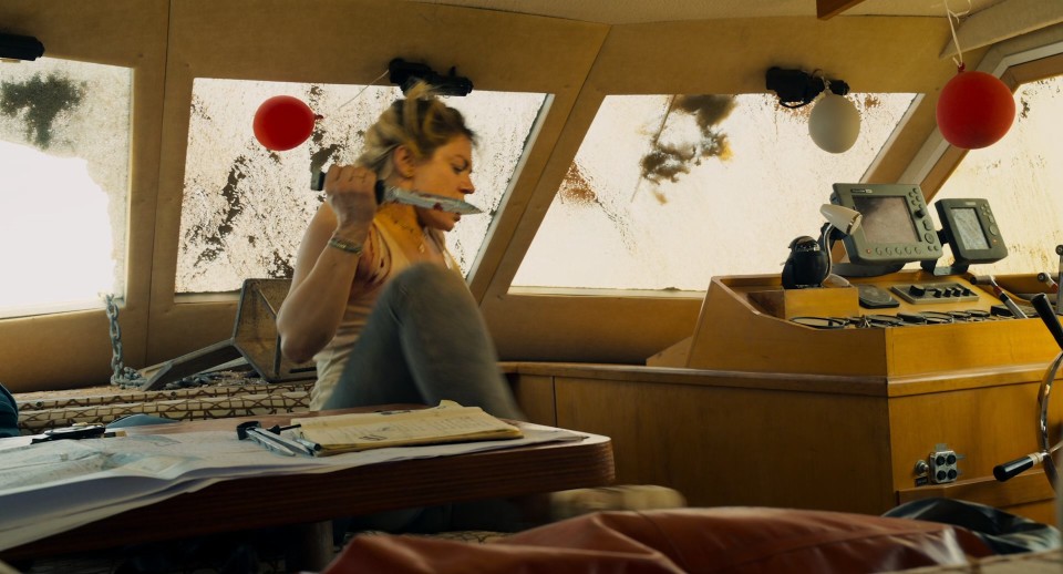 Survive.2022.1080p.Bluray.DTS-HD.MA.5.1.x265.10bit-CHD.mkv_20250427_153248.611.jpg