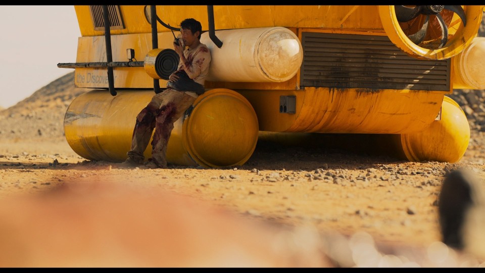 Survive.2022.1080p.Bluray.Remux.AVC.DTS-HD.MA.5.1-CHD.mkv_20250427_101747.430.jpg