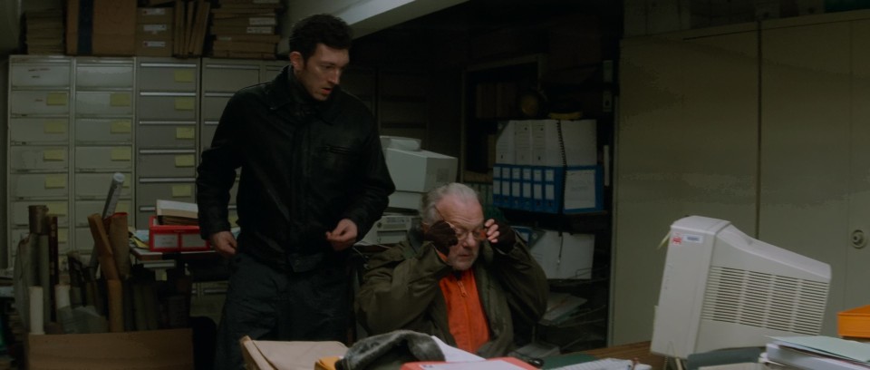 Les.rivieres.pourpres.2000.2160p.Bluray.DoVi.DTS-HD.MA.5.1.x265.10bit-CHD-.mkv_002527.458.jpg