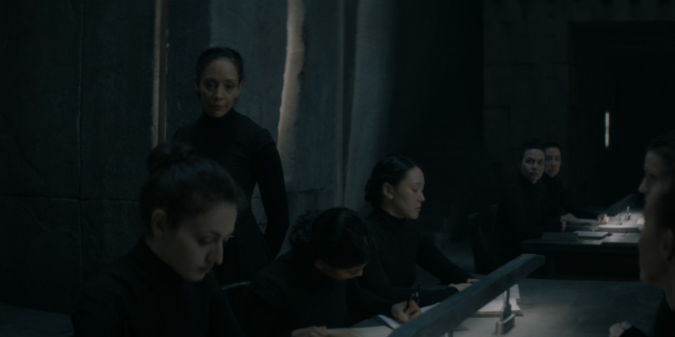 Dune.Prophecy.S01E03.UHD.BluRay.2160p.Atmos.TrueHD7.1.x265.10bit-CHD.mkv_20250511_191732.625.jpg