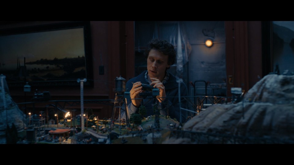 The.End.2024.1080p.Bluray.Remux.AVC.DTS-HD.MA.5.1-CHD.mkv_20250520_203232.993.jpg