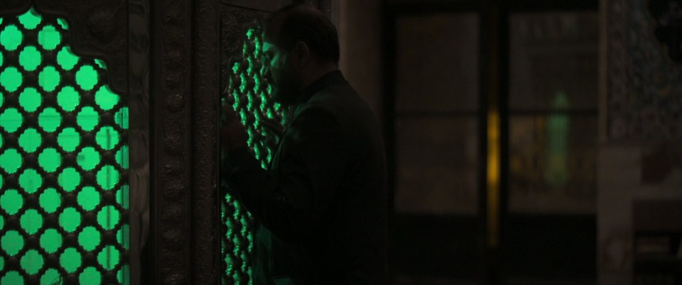 The.Seed.of.the.Sacred.Fig.2024.Bluray.1080p.DTS-HDMA5.1.x265.10bit-CHD.mkv_20250602_072543.520.jpg