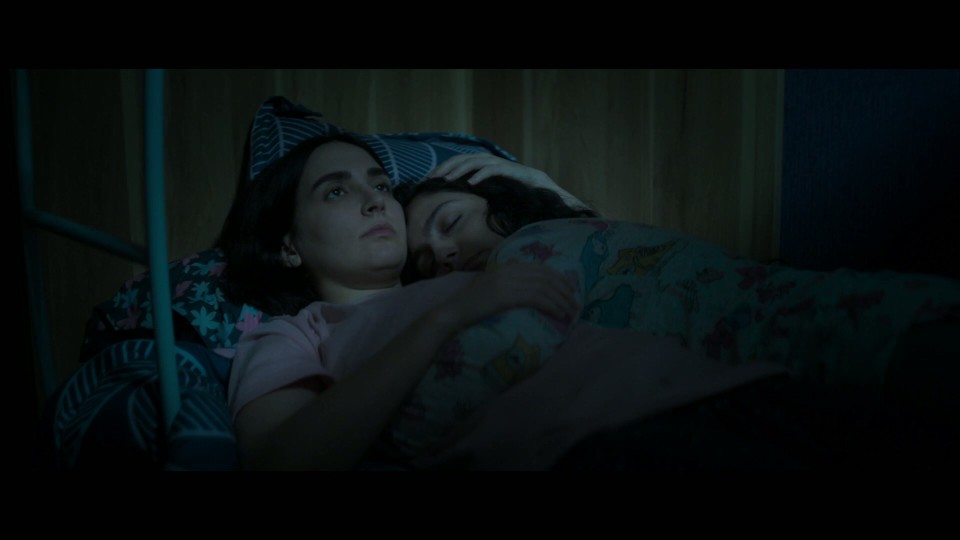 The.Seed.of.the.Sacred.Fig.2024.Bluray.1080p.iPad.AAC2.0.x264-CHDPAD.mp4_20250602_072716.264.jpg