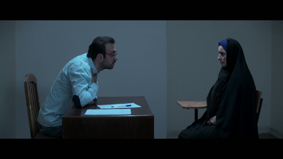 The.Seed.of.the.Sacred.Fig.2024.Bluray.1080p.iPad.AAC2.0.x264-CHDPAD.mp4_20250602_072719.452.jpg