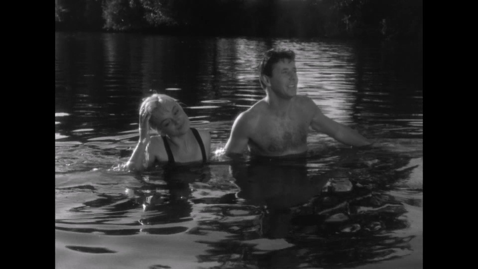 Touha.1958.1080p.Bluray.iPad.AAC.2.0.x264-CHDPAD.mp4_20250602_235355.277.jpg