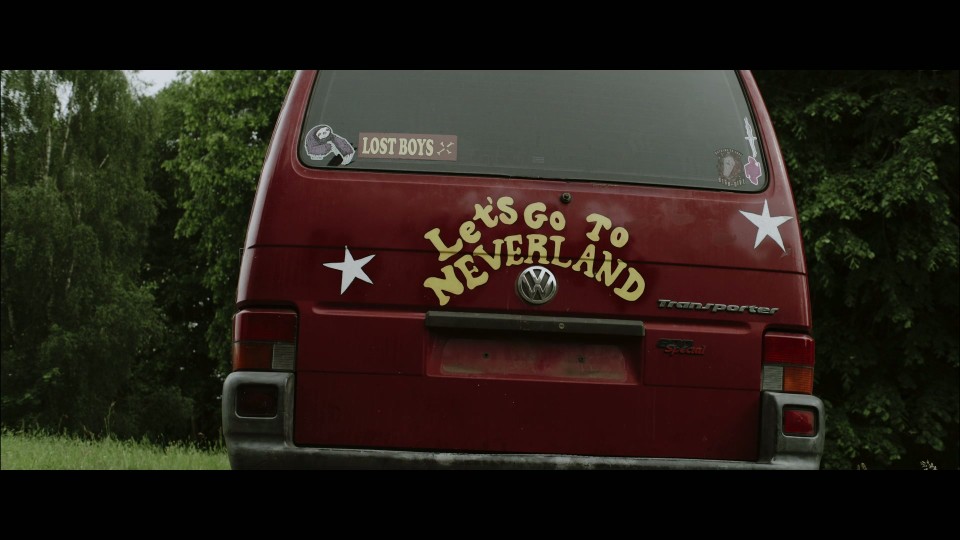 Peter.Pans.Neverland.Nightmare.2025.Bluray.1080p.iPad.AAC2.0.x264-CHDPAD.mp4_20250610_175204.179.jpg