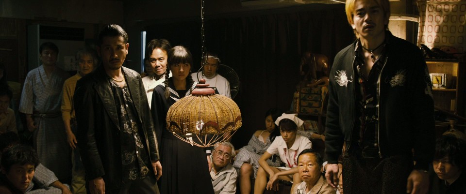Yakuza.Apocalypse-.2015.Bluray.1080p.DTS-HDMA5.1.x264-CHD.mkv_20250625_183620.997.jpg