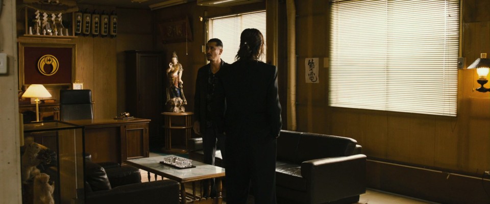 Yakuza.Apocalypse-.2015.Bluray.1080p.DTS-HDMA5.1.x265.10bit-CHD.mkv_20250626_080103.103.jpg