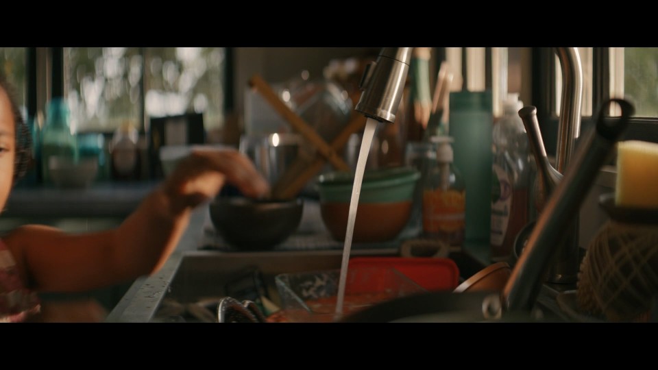 The.Woman.in.the.Yard.2025.1080p.Bluray.iPad.AAC.2.0.x264-CHDPAD.mp4_001250.199.jpg