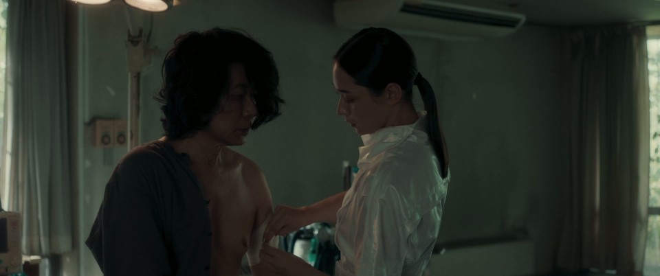 The.Box.Man.2024.Bluray.1080p.DTS-HDMA5.1.x265.10bit-CHD.mkv_20250706_111741.910.jpg