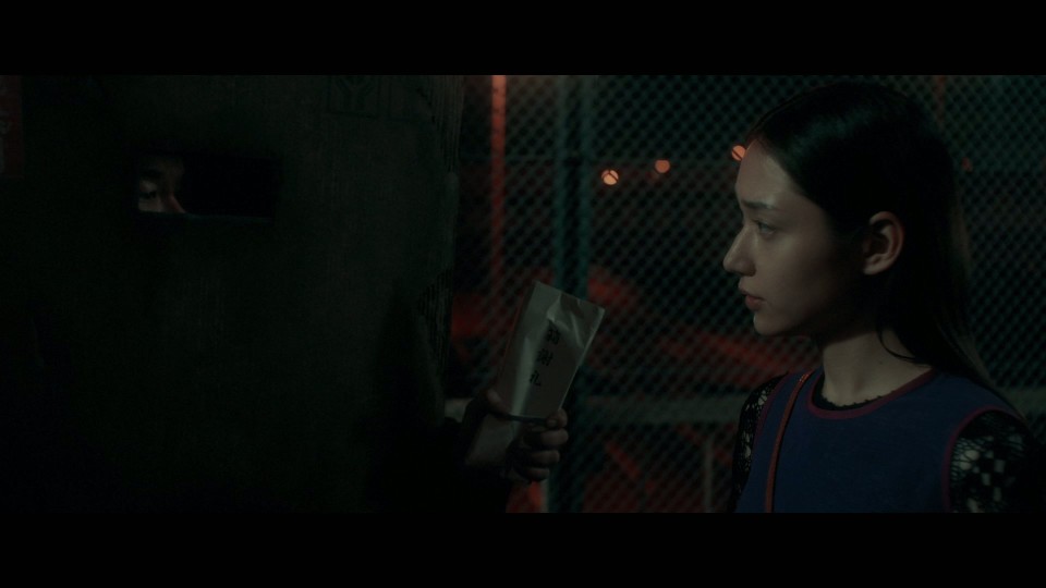 The.Box.Man.2024.REMUX.Bluray.1080p.AVC.DTS-HDMA5.1-CHD.mkv_20250706_111342.957.jpg
