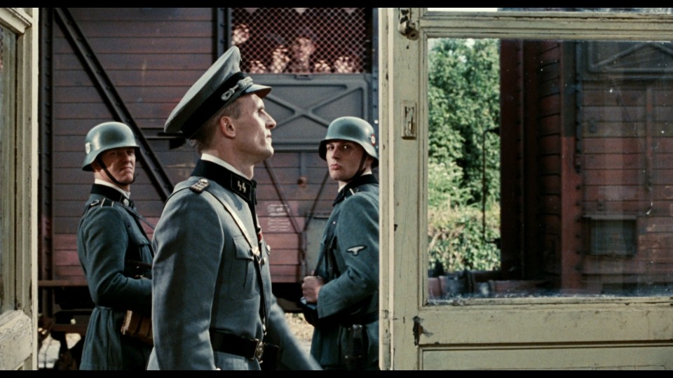 Life.is.Beautiful.1997.1080p.Bluray.Remux.AVC.DTS-HD-MA.5.1-CHD.mkv_20250730_091356.610.jpg