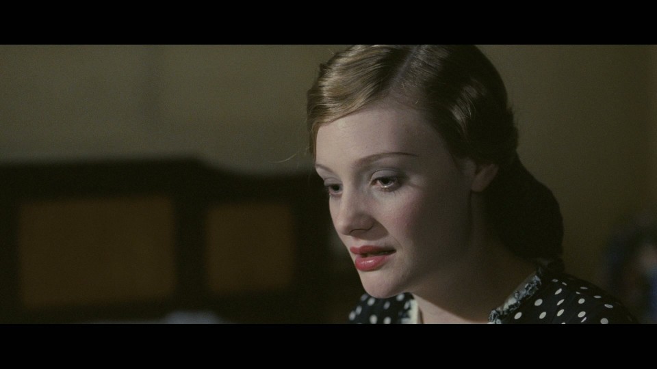 Glorious.39.2009.REMUX.Bluray.1080p.AVC.DTS-HDMA5.1-CHD.mkv_20250805_075646.718.jpg