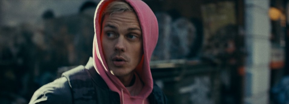 Locked.2025.1080p.Bluray.DTS-HD.MA.5.1.x264-CHD.mkv_20250805_220422.734.jpg