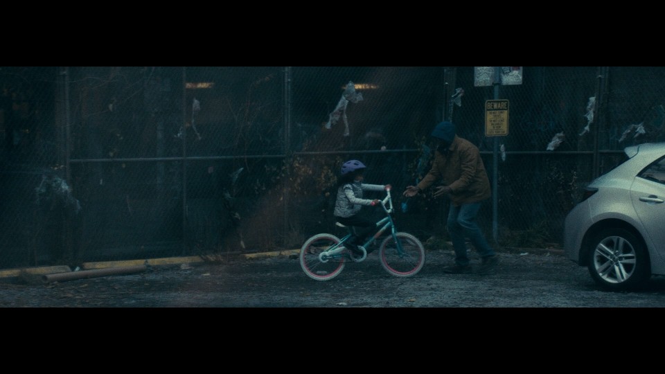 Locked.2025.1080p.Bluray.Remux.AVC.DTS-HD.MA.5.1-CHD.mkv_20250805_214419.911.jpg