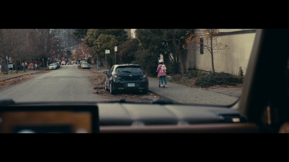 Locked.2025.1080p.Bluray.iPad.AAC.2.0.x264-CHDPAD.mp4_20250805_222311.229.jpg