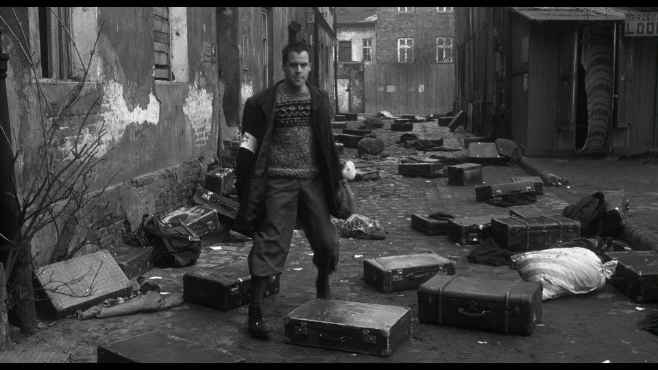 Schindlers.List-1993.1080p.Bluray.Remux.AVC.Atmos.True.HD.7.1.x264-CHD.mkv_20250822_171034.945.jpg