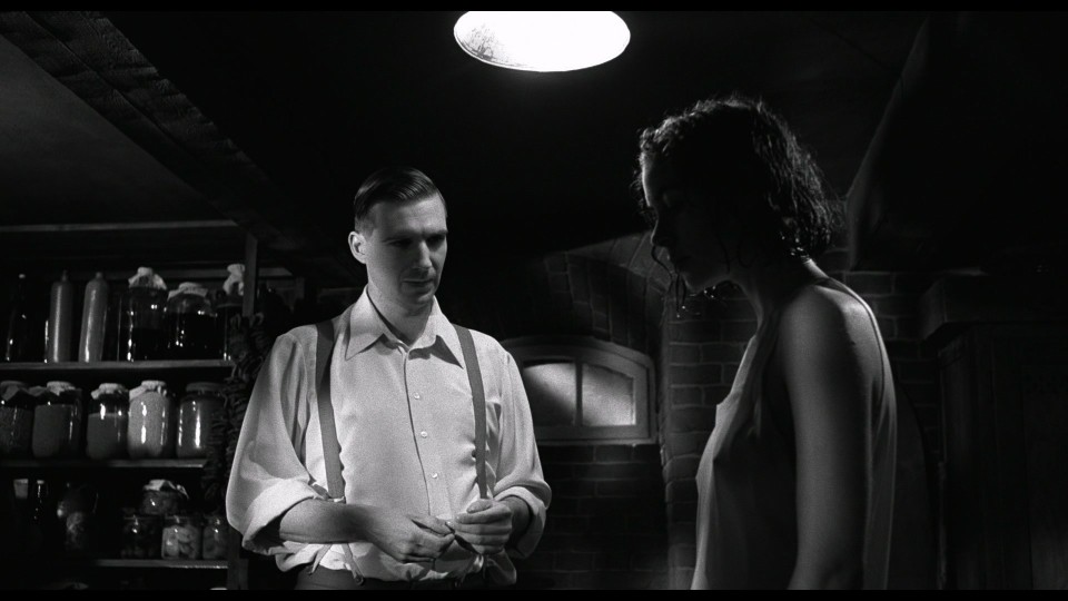 Schindlers.List-1993.1080p.Bluray.Remux.AVC.Atmos.True.HD.7.1.x264-CHD.mkv_20250822_171043.268.jpg