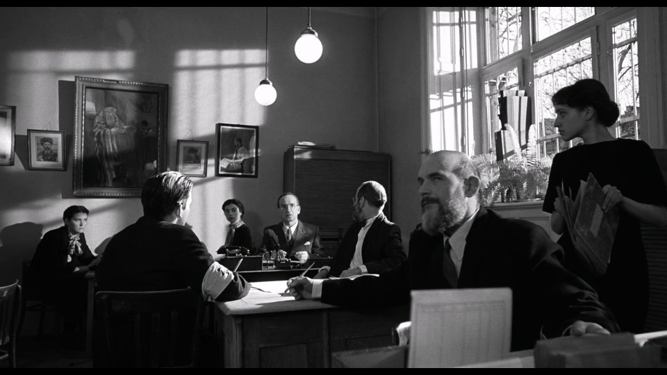 Schindlers.List.1993.1080p.Bluray.iPad.AAC.2.0.x264-CHDPAD.mp4_20250822_171928.284.jpg