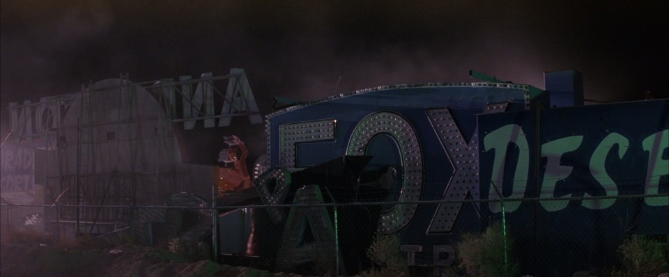 Mars.Attacks.1996.Bluray.1080p.DTS-HDMA5.1.x265.10bit-CHD.mkv_20250824_194018.470.jpg