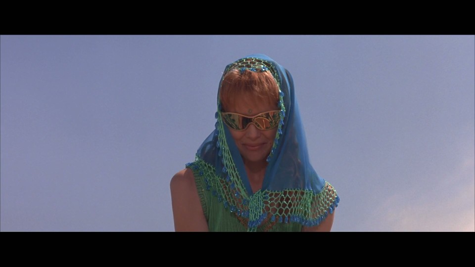 Mars.Attacks.1996.Bluray.1080p.iPad.AAC2.0.x264-CHDPAD.mp4_20250824_095355.170.jpg