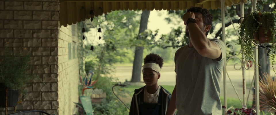 The.Other.2025.Bluray.1080p.DTS-HDMA5.1.x264-CHD.mkv_20251013_194322.241.jpg